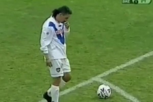 巴乔在布雷西亚踢球就四个字：大道至简！