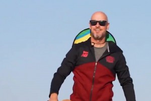 逆转是刻在骨子里的！腾哈格沙滩匹克球游戏逆转药厂守门员教练！