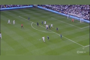 热刺时期的贝尔不讲道理！横带一步直接轰进无解世界波！