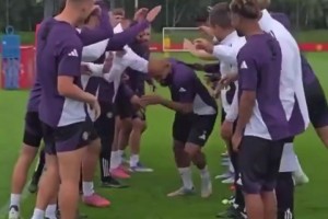 值得期待！姆贝乌莫在曼联的首次训练，让人感觉活力满满