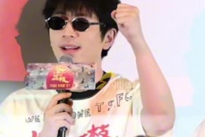 白客“王大锤”现身济南宣传新作，电影院内与球迷对上“暗号
