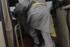 甲亢哥上次还在少林寺拜师了梁师傅，这要是知道了释永信被抓…