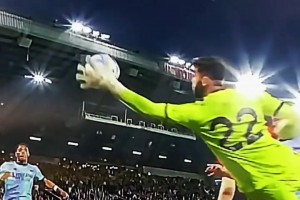 世界级扑救！阿森纳：这就是英超金手套的反应速度！