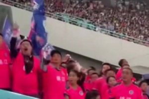 逆天！镇江球迷骂常州球迷还骂自家球员，苏超氛围都这样了嘛