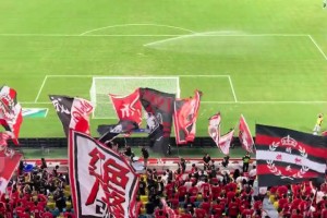 平局不影响凤凰山球迷们的气势！喊最亮的口号，唱最燃的助威歌!