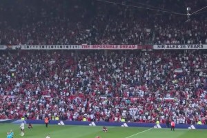 博主实拍：德里赫特和库尼亚都坐地上很不甘心，这场输得憋屈