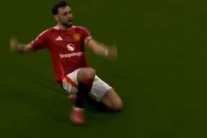 曼联球迷：他接受的质疑声最大，但偏偏他最争气！