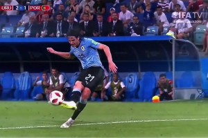 太帅了！网友：踢过球的都知道，卡瓦尼这一脚有多爽！