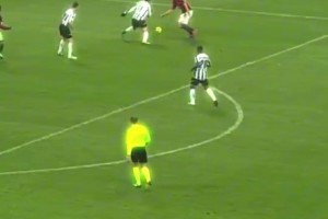 往事总在回忆时被赋予意义，米兰球迷也时常回想起意气风发的他们