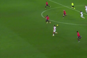 “足坛铲留球的艺术”，谁是你心中最强？