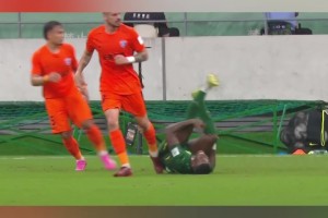 染红致球队7球惨败！玉昆官方:布尔克行为损害球队利益罚款10万