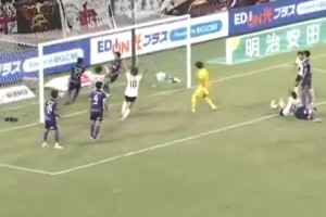 倒霉菜！韩国后卫金朱晟日职联首秀送乌龙绝杀！