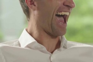 梅西更优雅！穆勒：生涯前十年我一直支持C罗，但年长后支持梅西