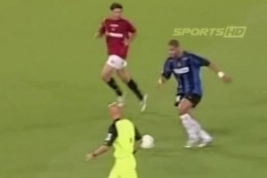 当年玩实况都不让选阿德！实况足球里高达99的射门力量！