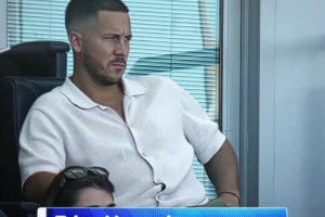 故地重游！上周切尔西比赛看台上的阿扎尔！会想到当年的自己吗？