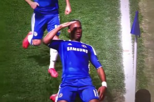 在切尔西球迷心中，完美的中锋模版只有一个，那就是德罗巴！