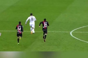 巅峰贝尔没人追得上！把足球比赛变成了短跑比赛的男人！