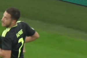 阿扎尔在皇马进的第七球，也是最后一球！前面的铺垫也太长了！