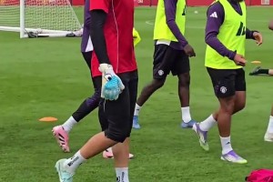 曼联本周训练的获胜小队，输球的要帮忙收拾训练道具