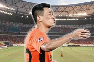 双胞胎相逢折耳根德比，曾一起效力成都蓉城，如今又成对手