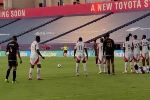 英超金靴的实力！孙兴慜任意球破门斩获洛杉矶FC处子球