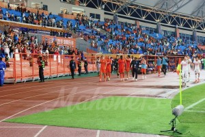 客场大胜！蓉城球员赛后向几千名前来远征的球迷致谢