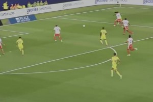 即插即用！布坎南首次西甲先发，上演帽子戏法+穿裆过人！