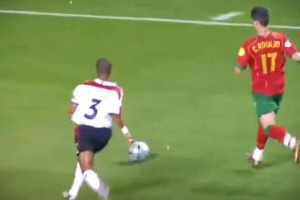 世界级边卫！来看看，巅峰时期的阿什利科尔是如何防守C罗的！