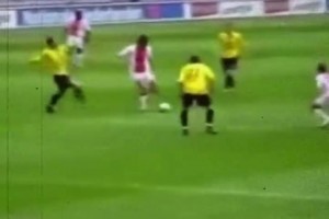 伊布的成名之作！你还记得他在阿贾克斯时的这粒神级进球吗？