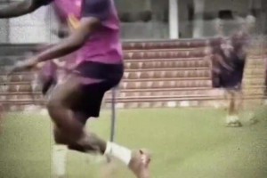 拉师傅巴萨训练嘴角完全压不住！网友：他在曼联从未如此开心过！