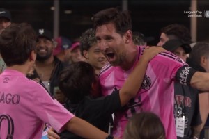 巴西连线！梅西突破重重包围禁区起脚反超比分