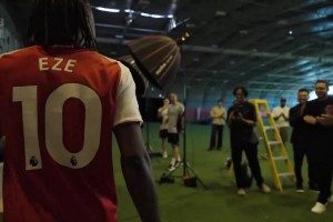 埃泽签约阿森纳的一天，这是少年圆梦的故事！