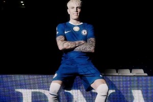 转会费4000万镑签7年！切尔西官方视频宣布加纳乔加盟！