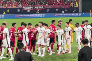 惊! 蒋光太赛前竟“偷袭”国家队队友！