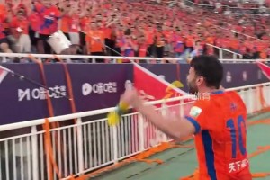 大胜复仇！泰山6-0送国安中超最大失利，赛后球员们谢场嗨翻天