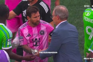 毫无波澜！梅西赛后友好和对方握手致意，没有被打架风波影响！