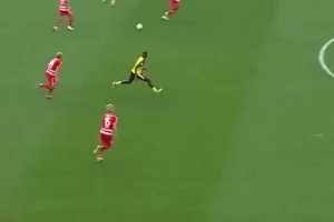 出色的首秀！安塞尔米诺后场发动长传，多特默契配合吉拉西破门！