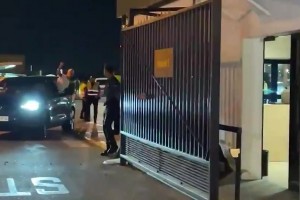 很受欢迎！安东尼转会贝蒂斯，贝蒂斯球迷机场外迎接安东尼