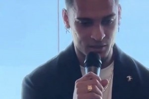 如愿以偿！安东尼在皇家贝蒂斯为他举办的欢迎会上激动落泪！