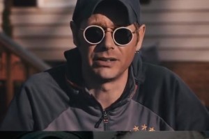 眼中只有拜仁！还记得这因为疾病把拜仁队徽印在眼睛上的球迷吗？