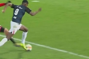 攻坚利器！伊萨克曾在荷甲上演神级一条龙破门！