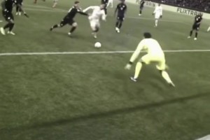 技术娴熟！埃基蒂克穿裆过人破门一气呵成！