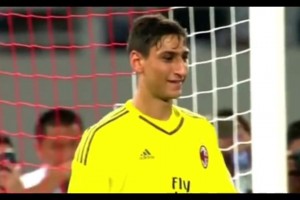 出道10年！2015年16岁的多纳鲁马与米兰签订合同！