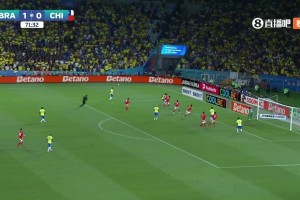 巴西刚换人就见效！帕奎塔门前抢点头球破门