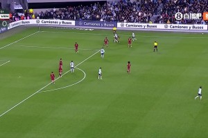 有点上头！马斯坦托诺边路犯规后对边裁一顿嘴炮输出，脚下太拖沓