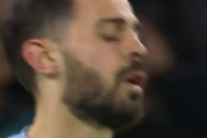 我记了你五年！名场面：凯帕提醒卢宁帮助后者扑出B席的点球！