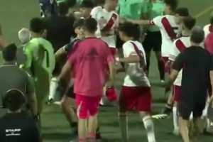 真是够狠的！青年世俱杯河床对皇马恐怖暴力犯规单场3红