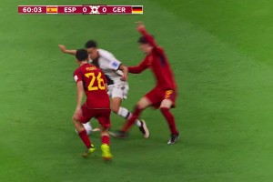 穆西亚拉：防得住我吗，牢弟？