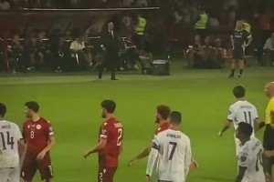 不敢相信C罗40岁了还能这样冲刺……