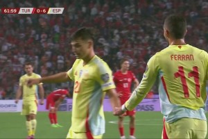 杀疯了！奥亚萨瓦尔个人表演助攻戴帽，佩德里单刀破门双响！